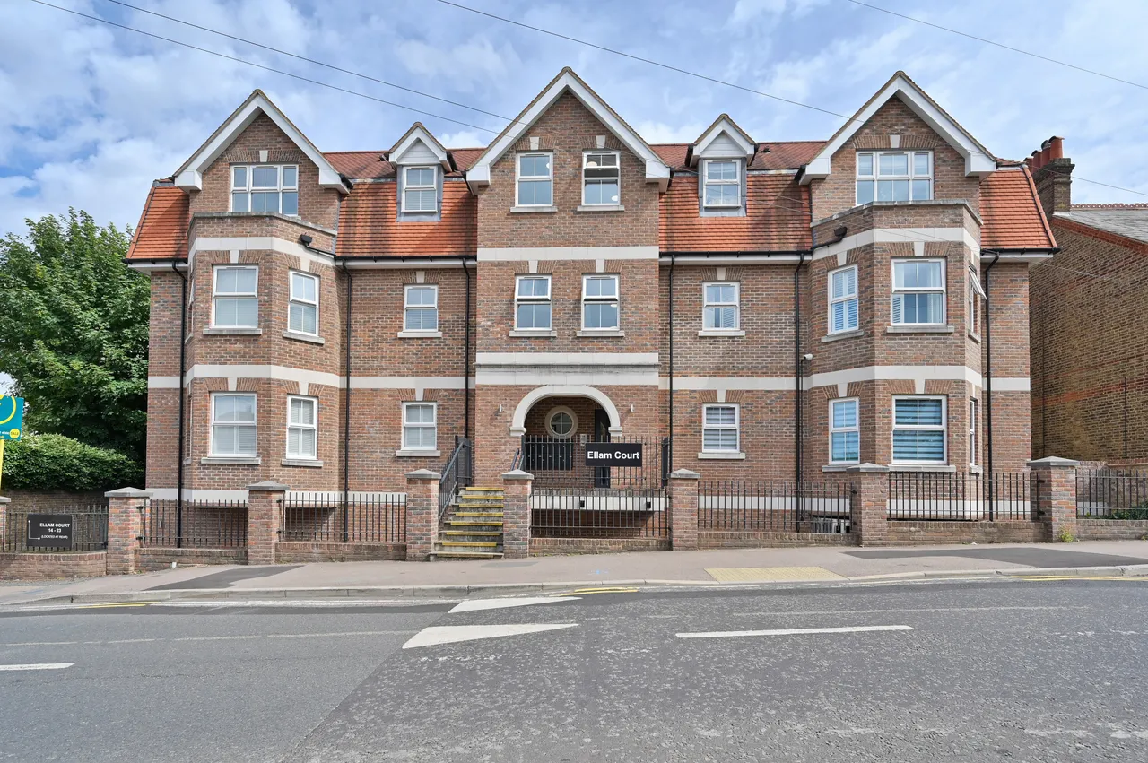 2 bed flat for sale — Flat 3, Ellam Court, Bushey Hall Road