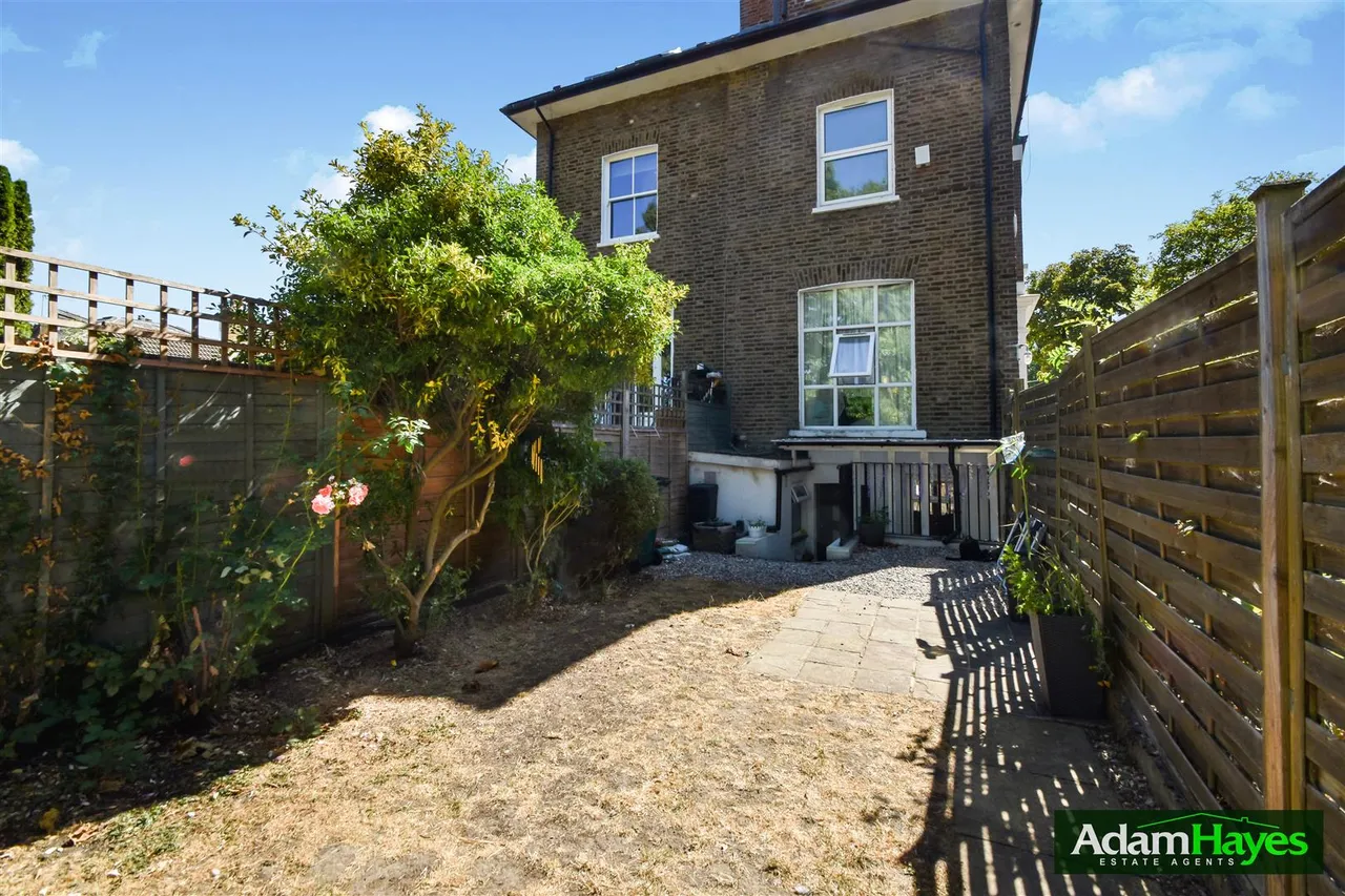 Friern Park, North Finchley, N12, photo 15
