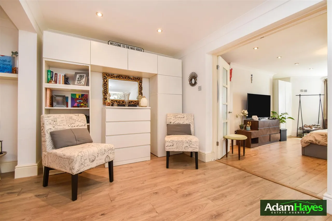 Friern Park, North Finchley, N12, photo 11