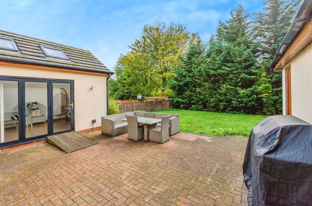 Somerford Place, Willenhall, WV13, photo 16