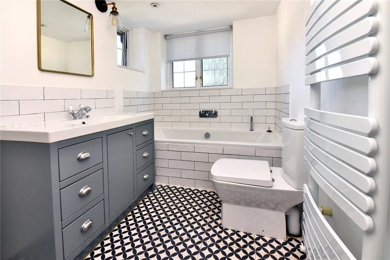 Fiddicroft Avenue, Banstead, SM7, photo 16
