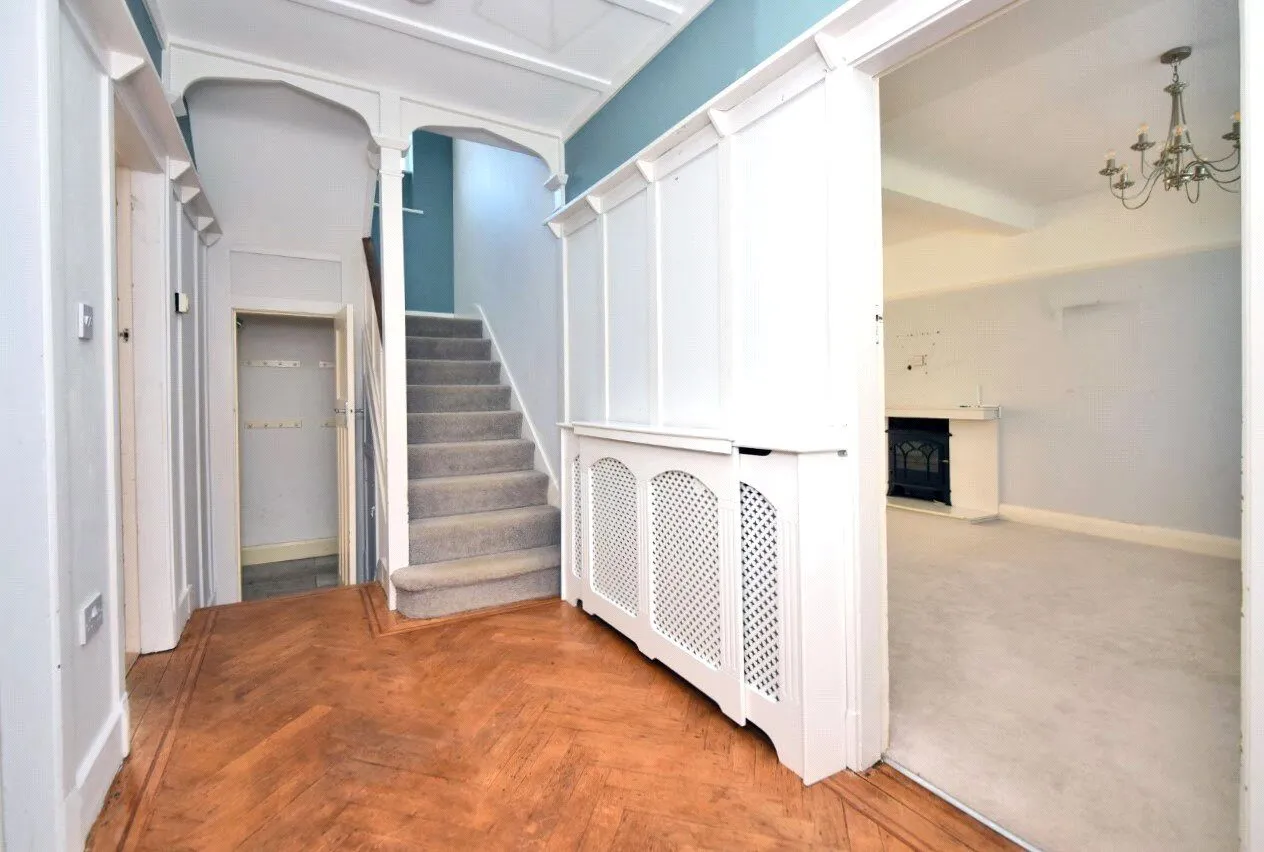 Fiddicroft Avenue, Banstead, SM7, photo 13