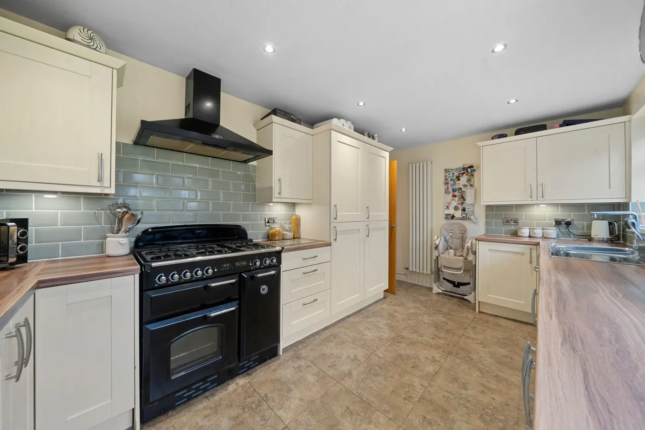 Winchester Avenue, Ashton-In-Makerfield, Wigan, Wigan, WN4 9LL, photo 11