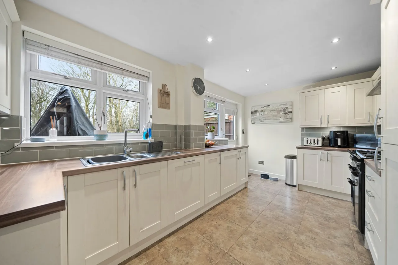 Winchester Avenue, Ashton-In-Makerfield, Wigan, Wigan, WN4 9LL, photo 3