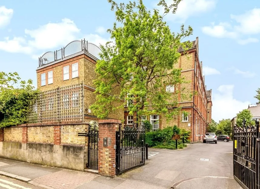 2 bed flat for sale, Priory Grove, South Lambeth, SW8