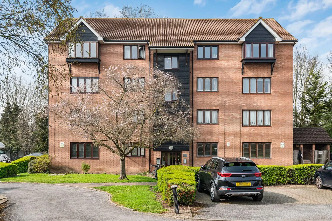 1 bed flat for sale, Shepley Mews, Enfield, EN3