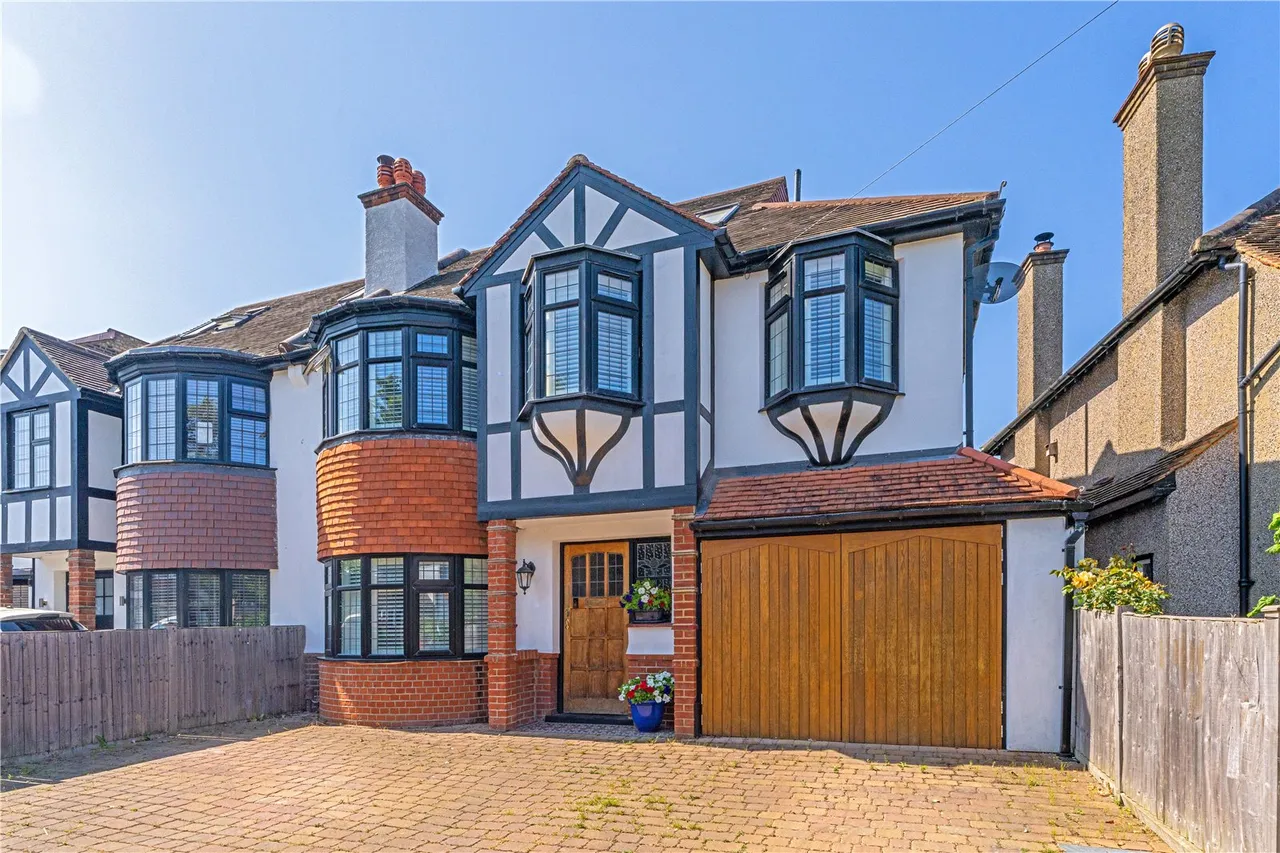 5 bed house for sale — St Winifreds Road, Teddington, TW11 9JT