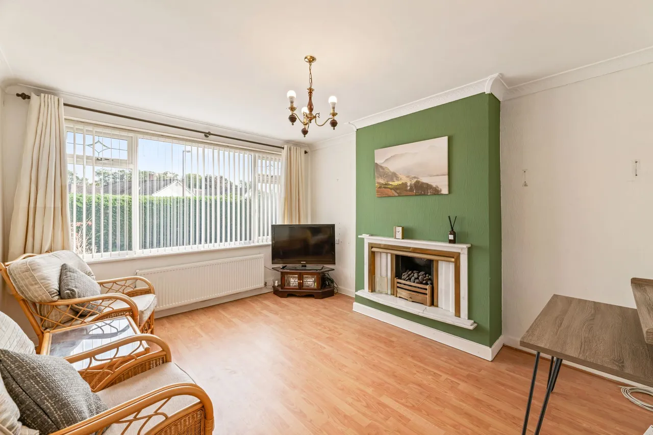 Latham Avenue, Frodsham, photo 2