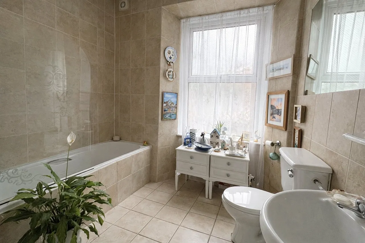 Blenheim Road, Minehead, TA24, photo 7