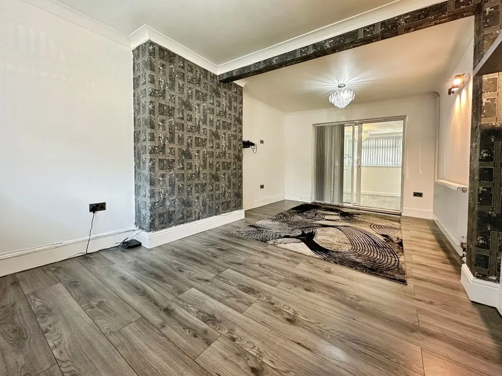 Primley Avenue, Walsall, WS2, photo 2