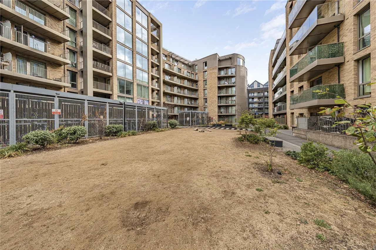 Garnet Place, West Drayton, UB7, photo 14