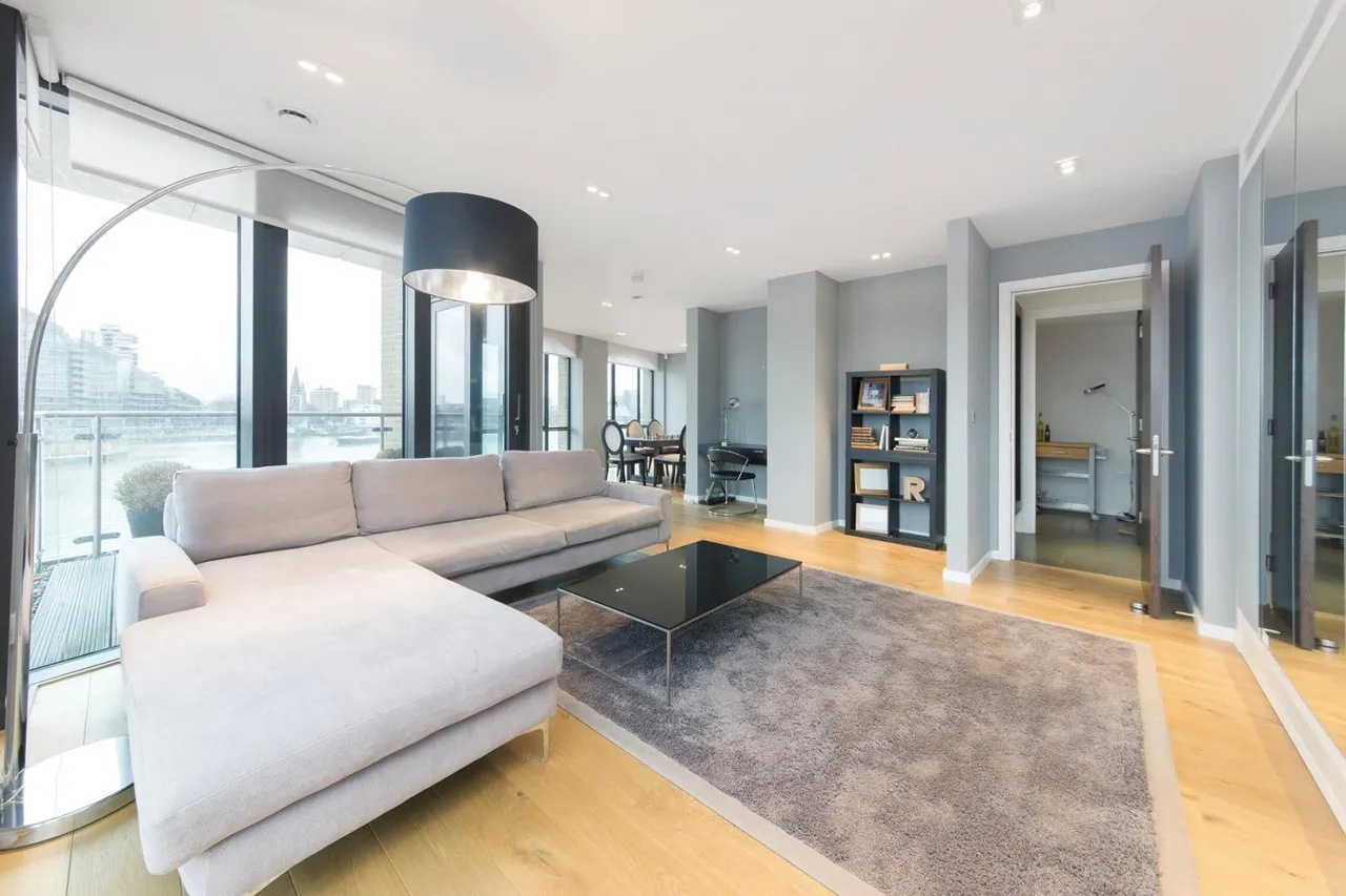 2 bed flat to rent, Lots Road, London, SW10