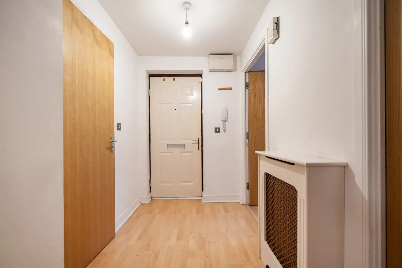 Allenby Road, SE28, photo 15