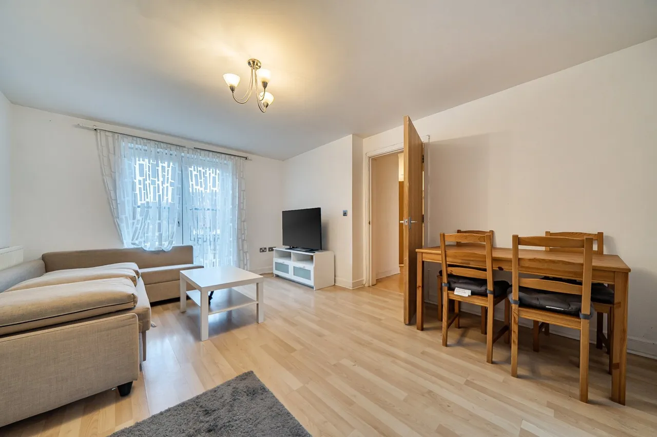 Allenby Road, SE28, photo 4