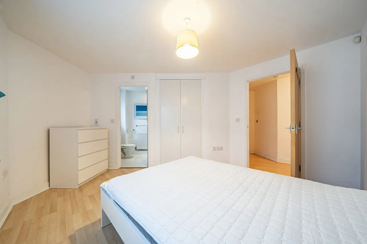 Allenby Road, SE28, photo 12