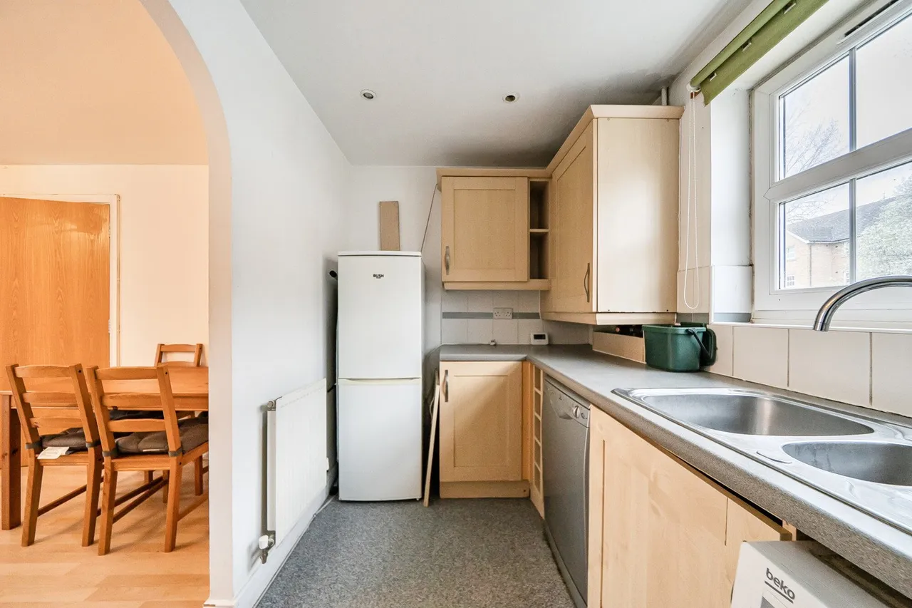 Allenby Road, SE28, photo 8