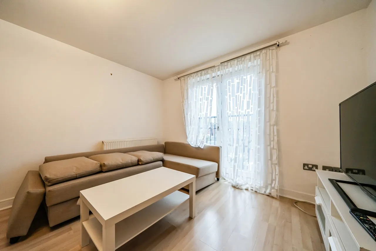Allenby Road, SE28, photo 9
