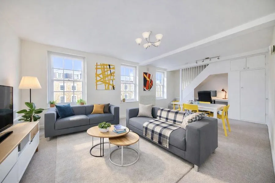 Vicarage Crescent, London, SW11, photo 2