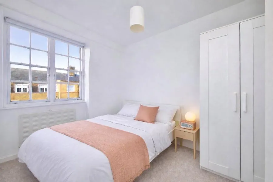 Vicarage Crescent, London, SW11, photo 4