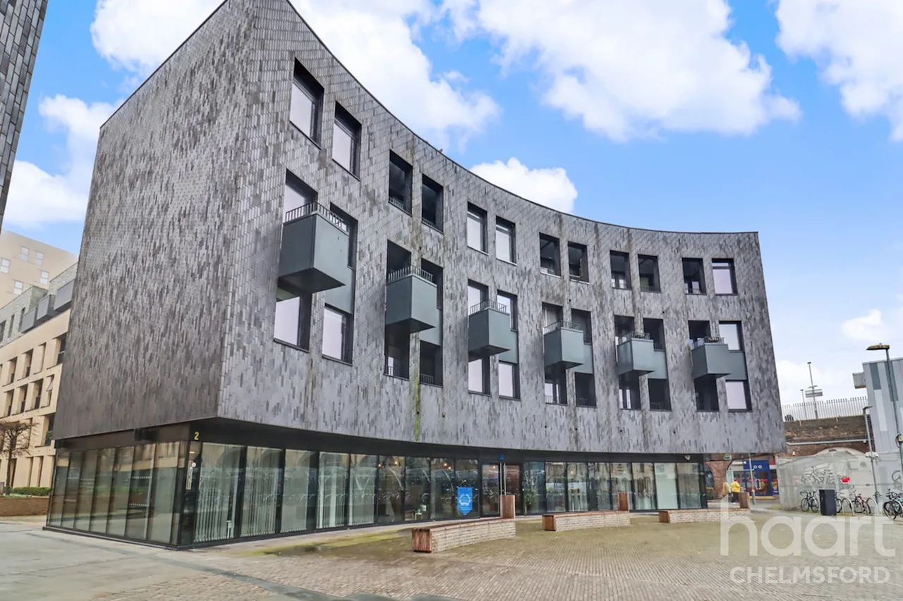 2 bed flat for sale, Burgess Springs, Chelmsford, CM1