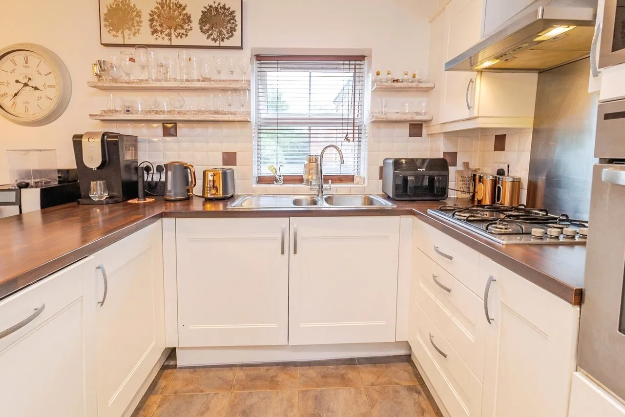 Colossus Way, Bletchley, Milton Keynes, Buckinghamshire, MK3, photo 6