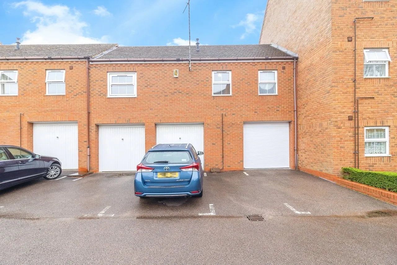 Colossus Way, Bletchley, Milton Keynes, Buckinghamshire, MK3, photo 16