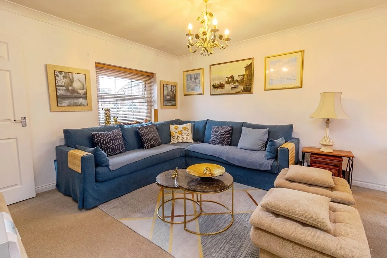 Colossus Way, Bletchley, Milton Keynes, Buckinghamshire, MK3, photo 3
