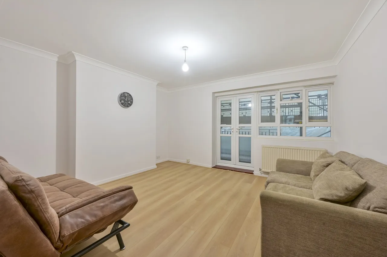 4 bed flat to rent, London, SW19
