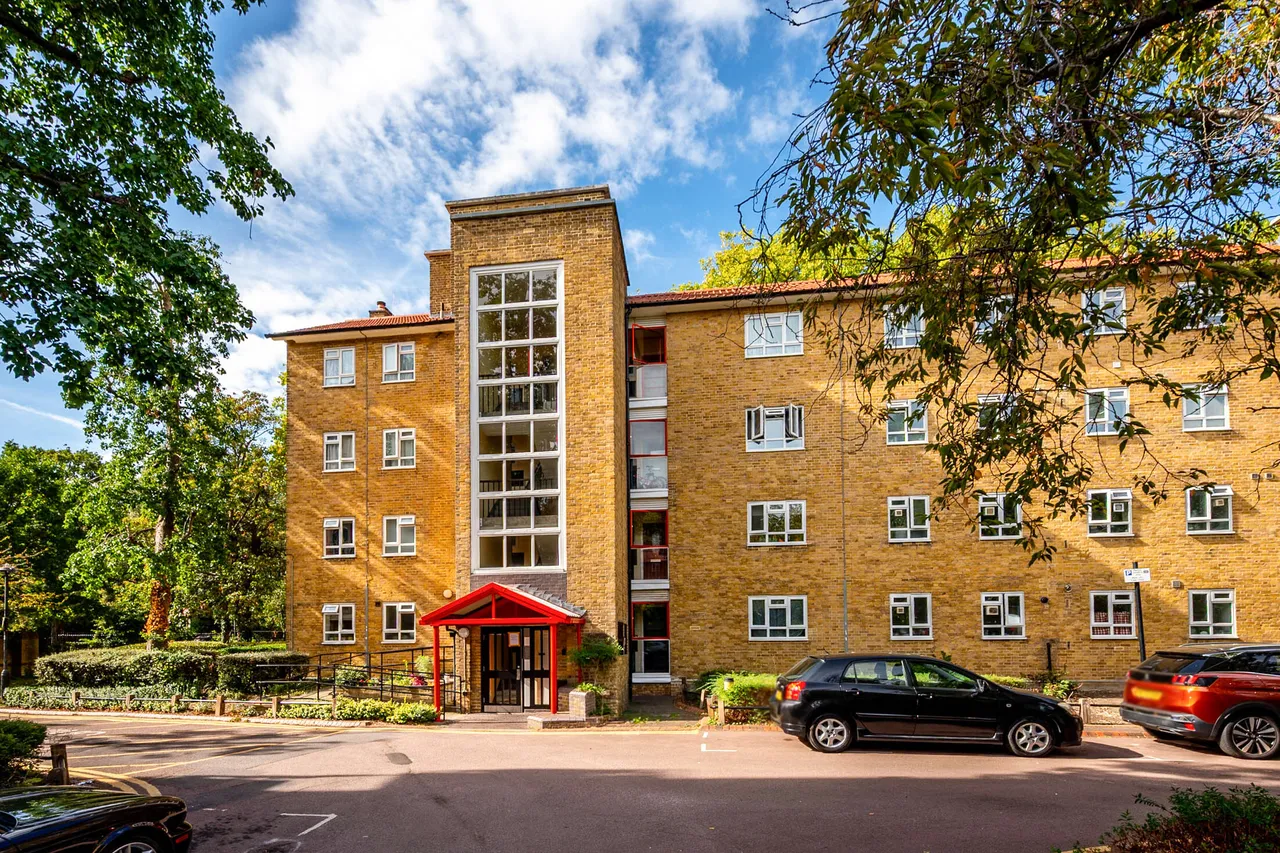 London, SW19, photo 9