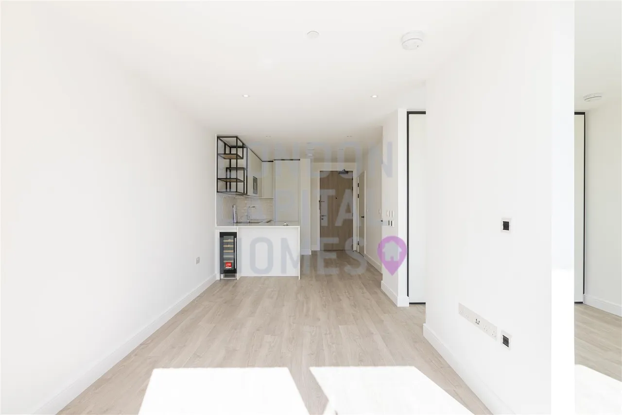 Beresford Avenue, London, photo 4