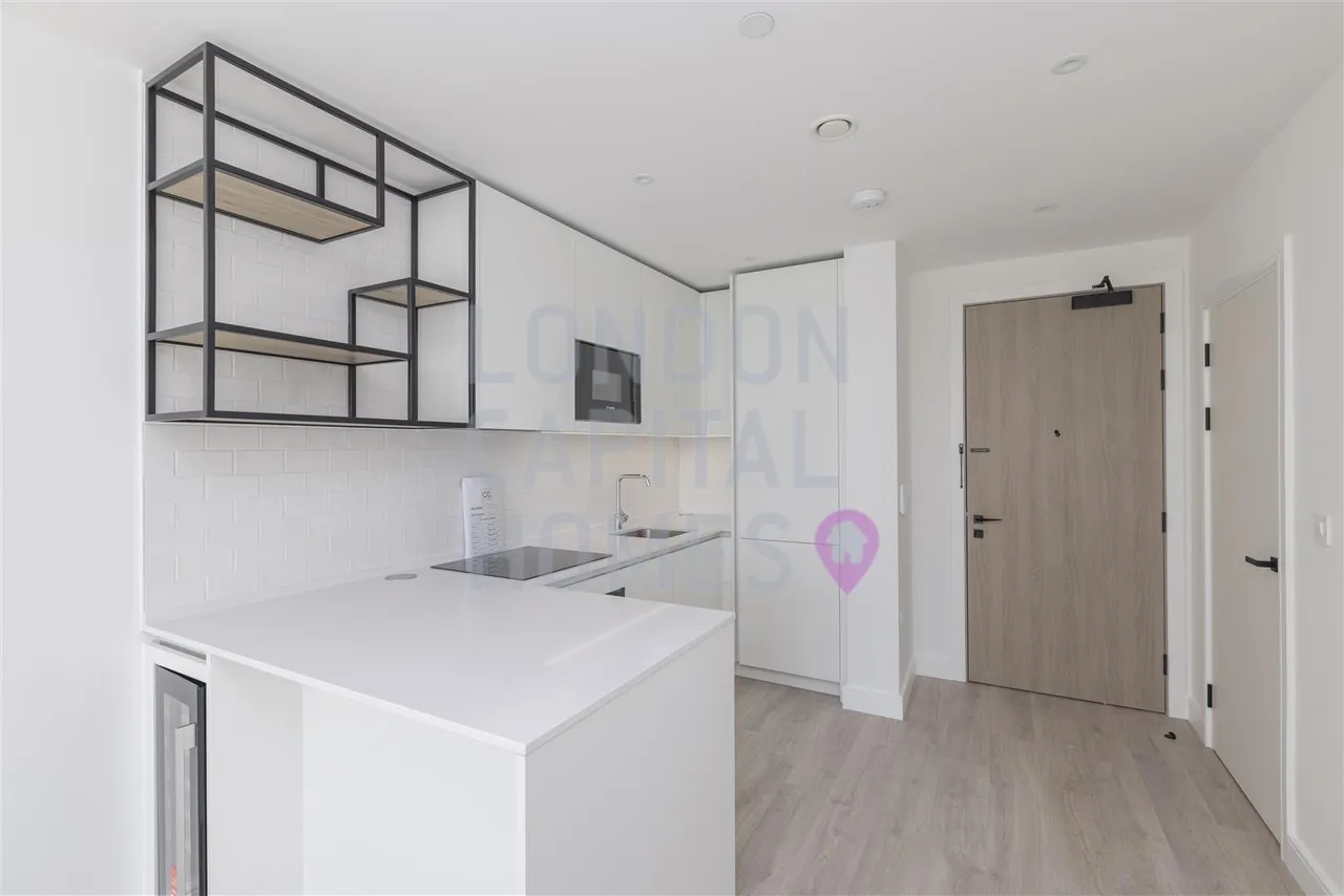 Beresford Avenue, London, photo 2