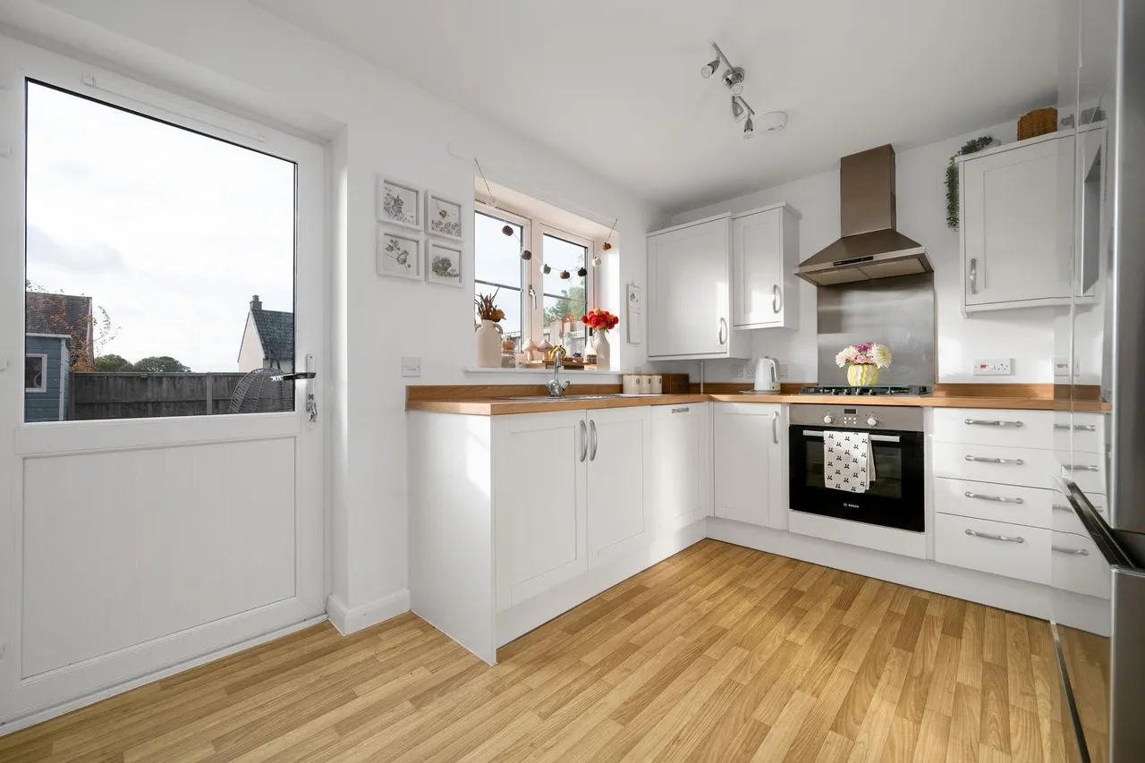 Dovecote Place, Empingham, LE15, photo 3