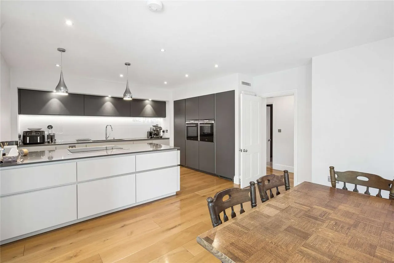 Vicarage Road, Henley-on-Thames, Oxfordshire, RG9 1HF, photo 6