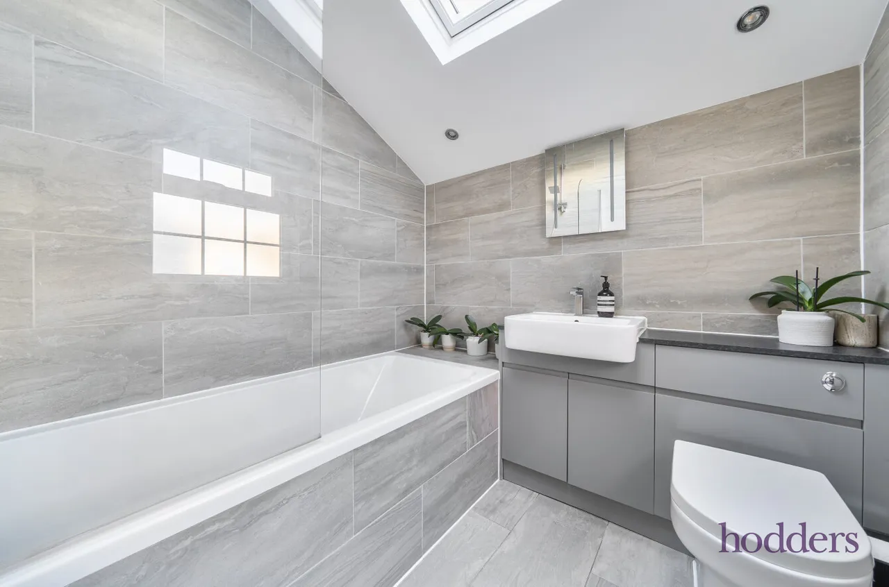 Prairie Road, Addlestone, KT15, photo 7