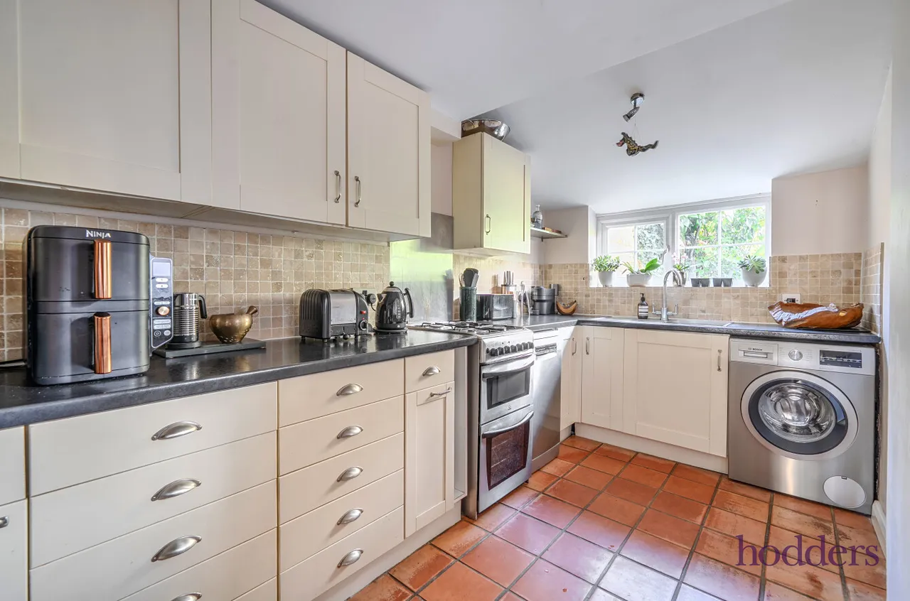 Prairie Road, Addlestone, KT15, photo 4