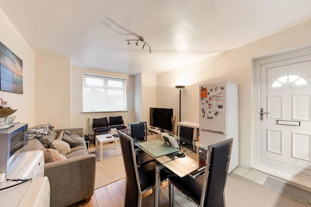 Cranbrook Road, Ilford, IG6, photo 3