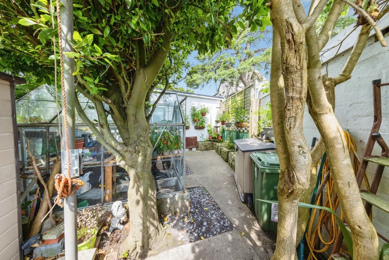 Panteg, Llanelli, SA15, photo 19