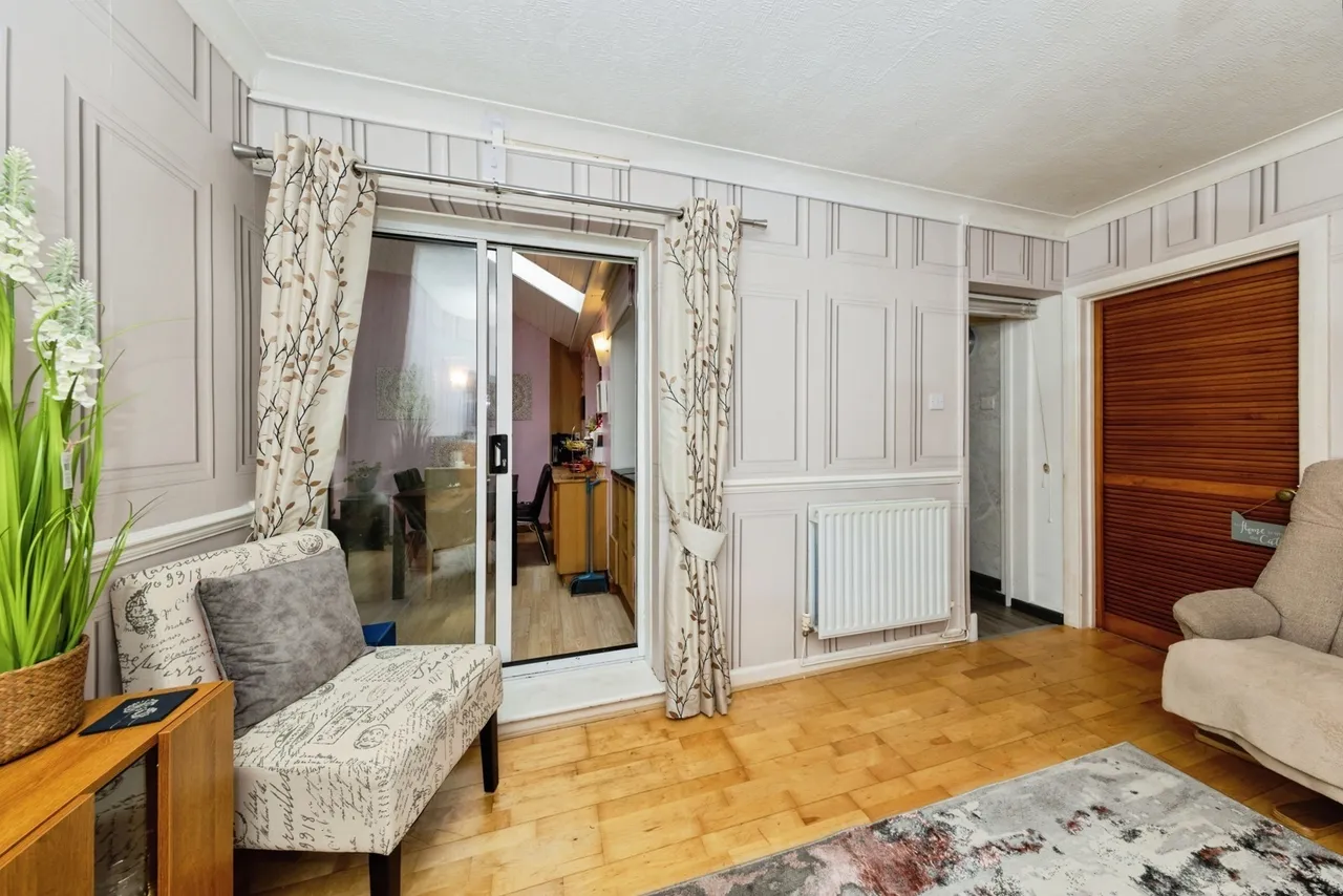 Panteg, Llanelli, SA15, photo 8