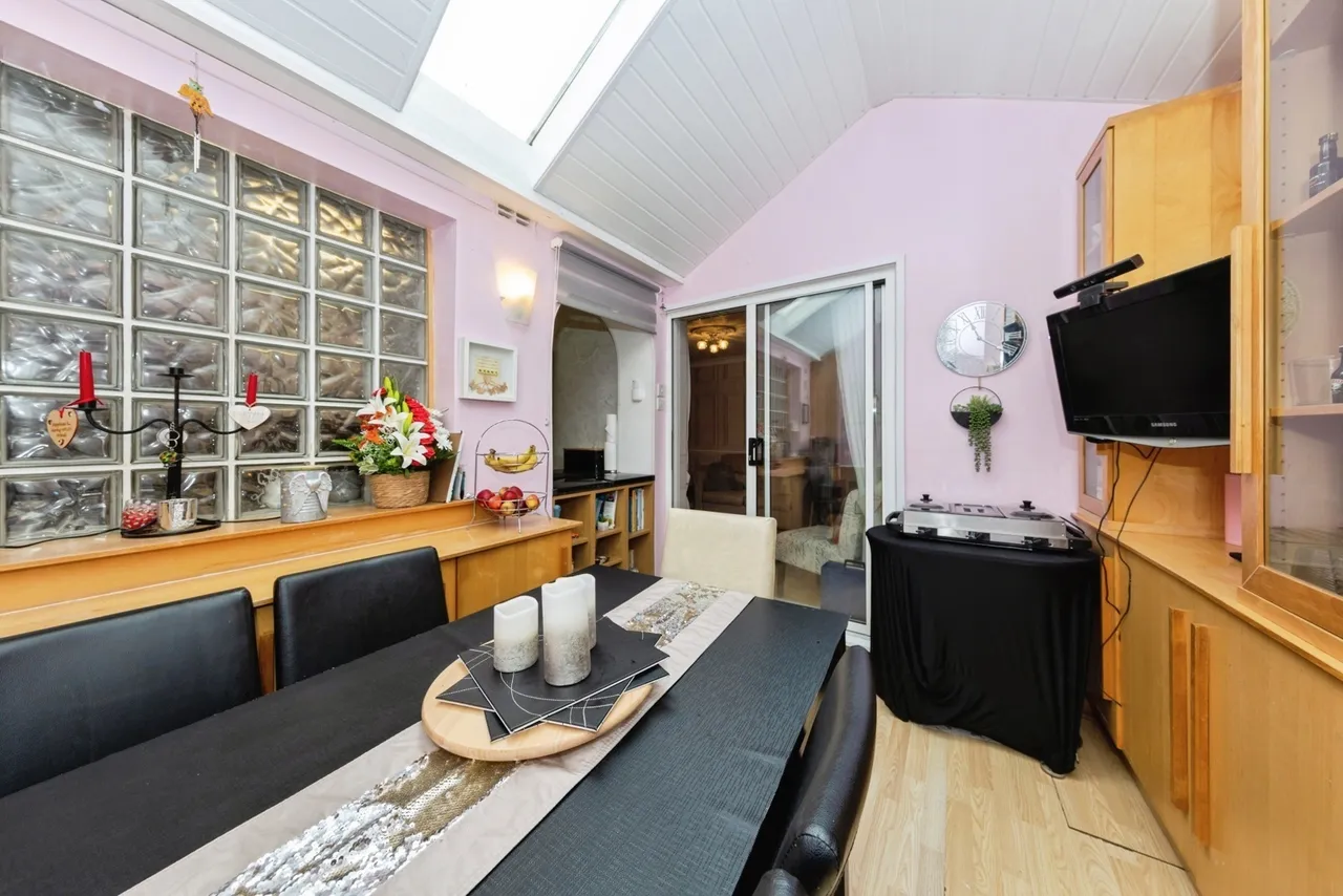 Panteg, Llanelli, SA15, photo 5