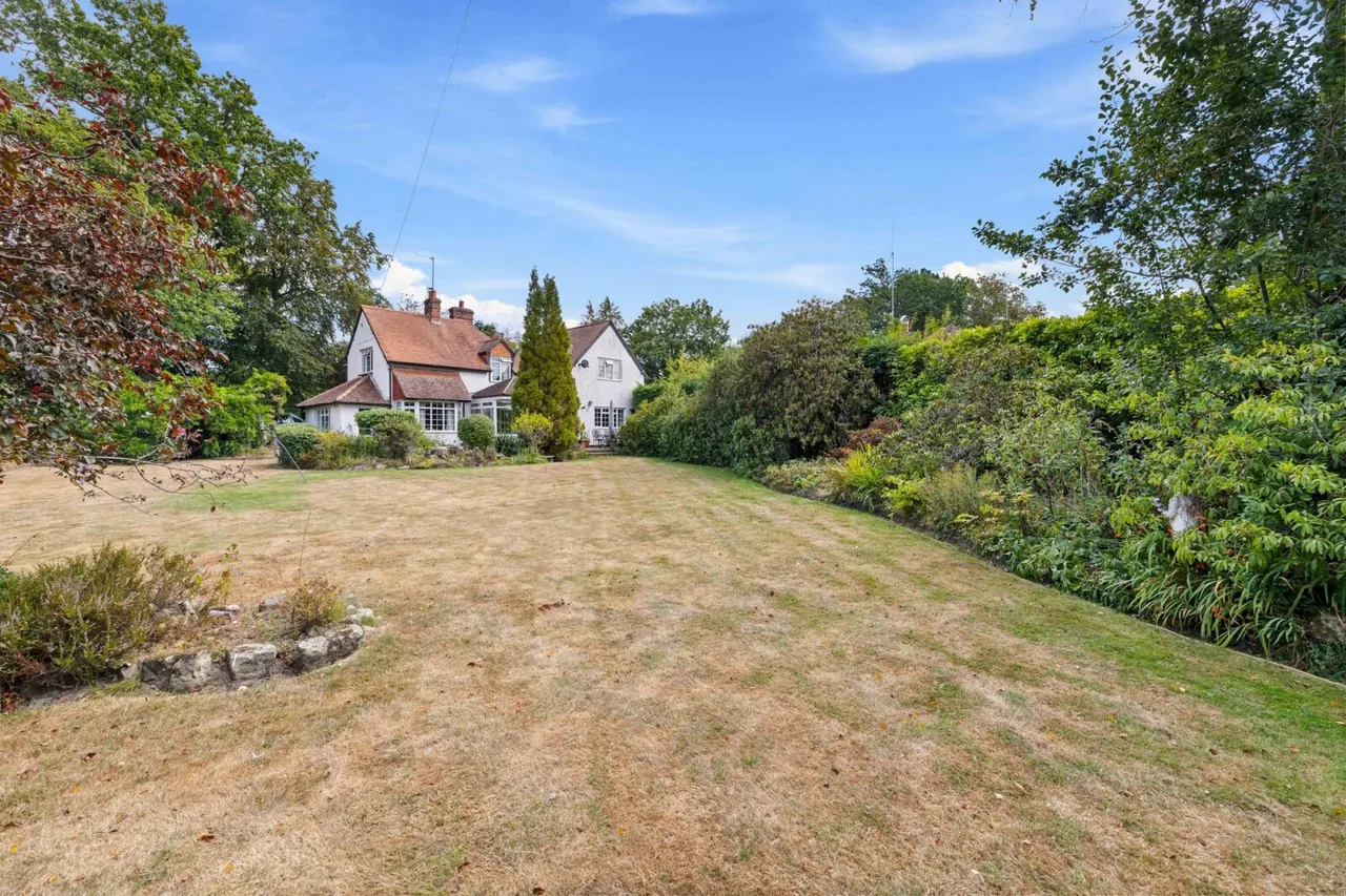 Stream Cottage Stream Park, East Grinstead, East Grinstead, RH19 1QN, photo 5