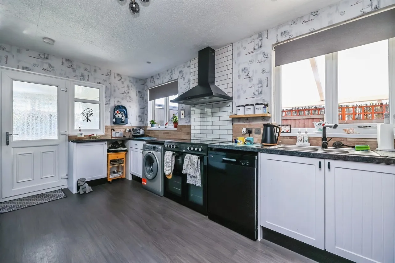 Harcourt Crescent, Nuthall, NG16, photo 5