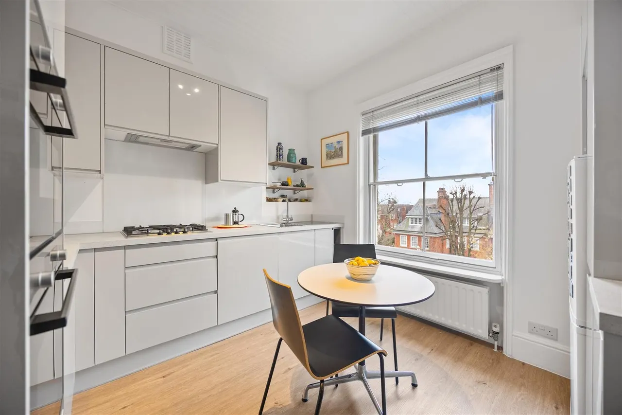 Lyndhurst Road, London NW3 5PX, photo 3