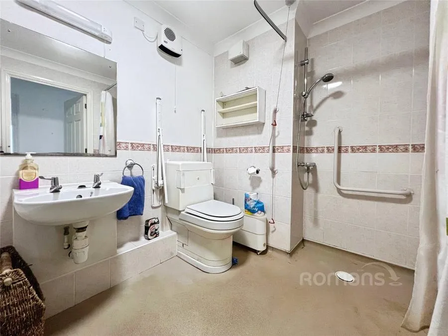 Windsor Way, Aldershot, GU11, photo 18
