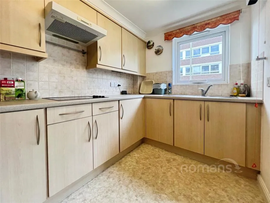 Windsor Way, Aldershot, GU11, photo 9