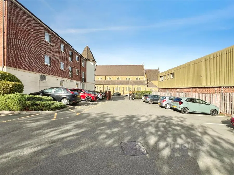 Windsor Way, Aldershot, GU11, photo 4
