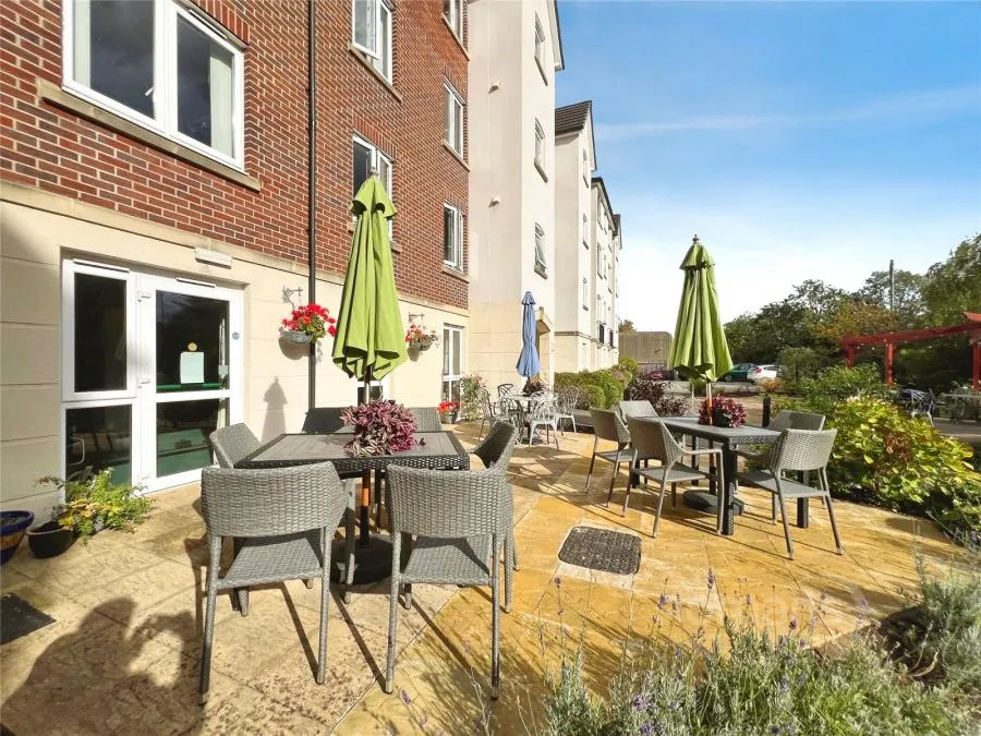 Windsor Way, Aldershot, GU11, photo 3