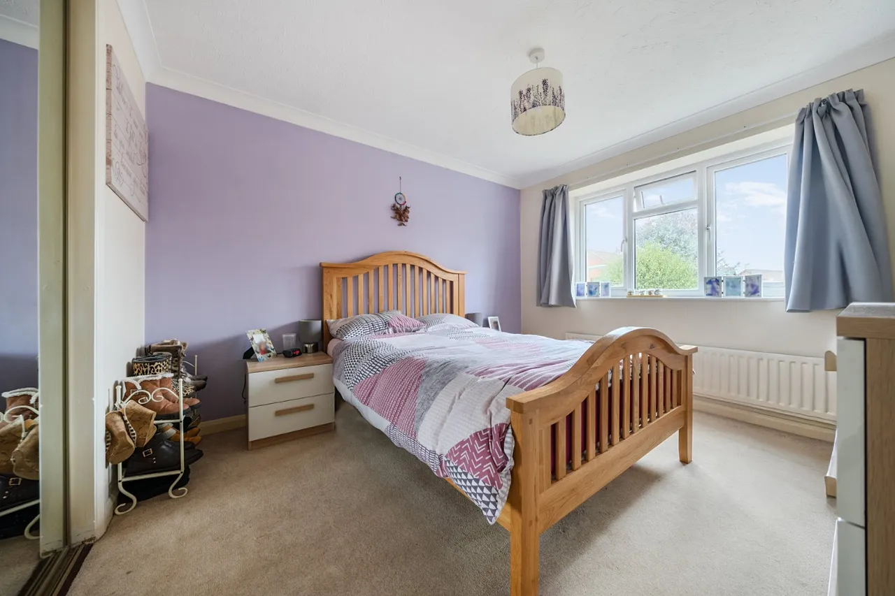 Suffolk Drive, Guildford, GU4, photo 14
