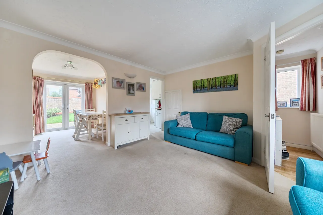 Suffolk Drive, Guildford, GU4, photo 7
