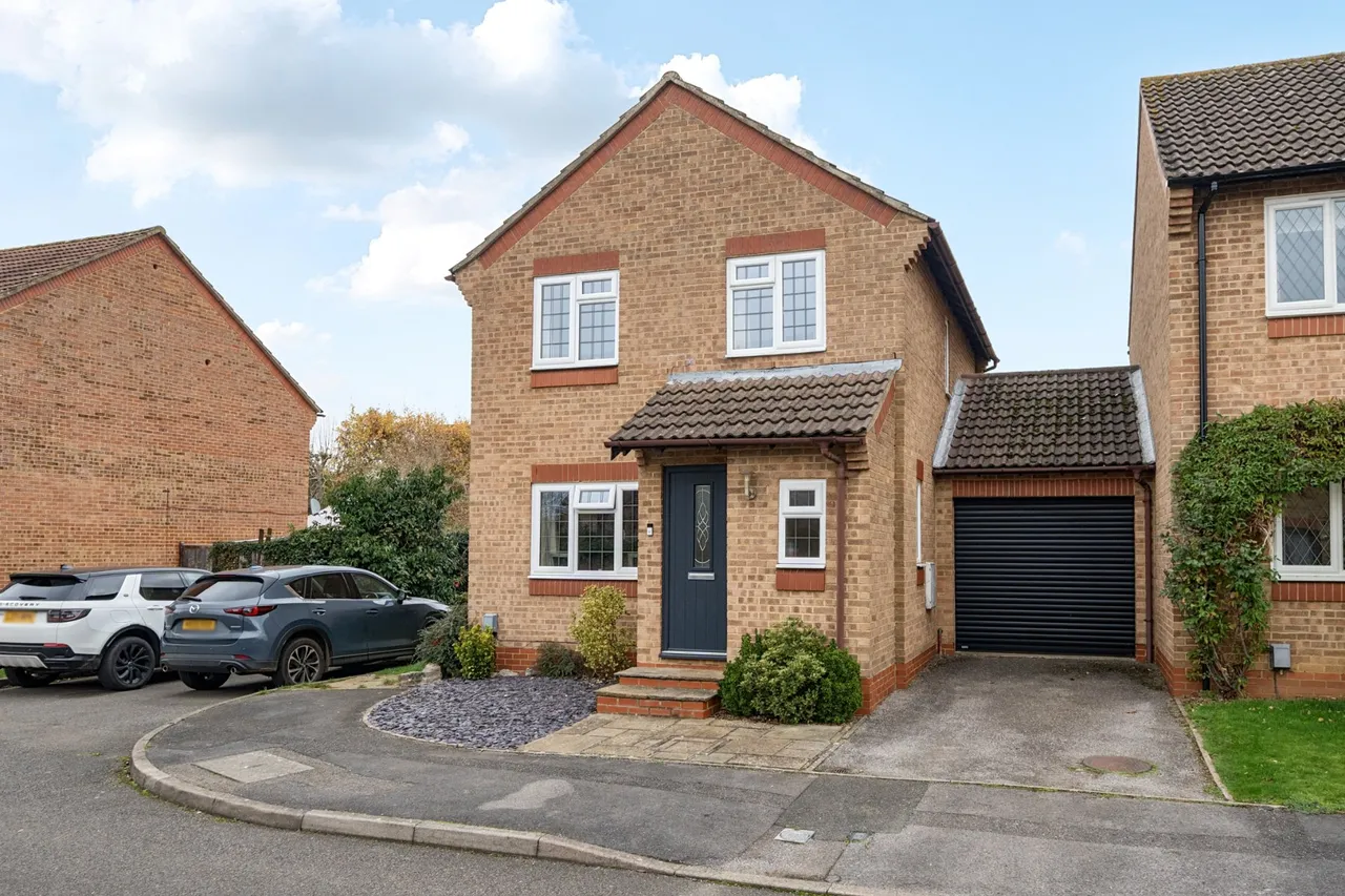 Suffolk Drive, Guildford, GU4, photo 21