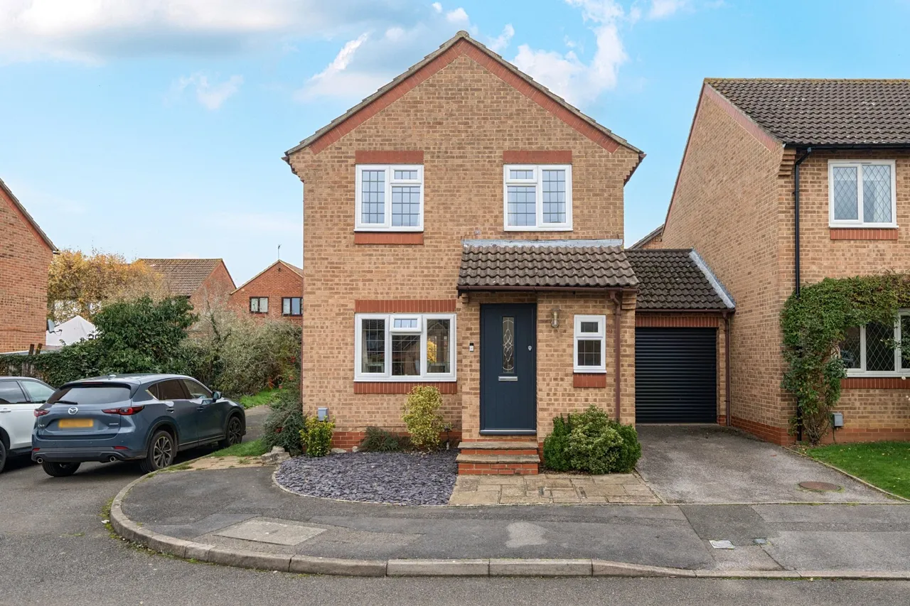 3 bed house for sale, Suffolk Drive, Guildford, GU4